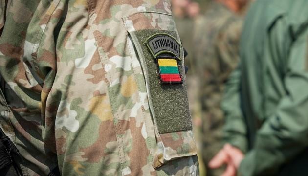 Литва мобілізує 5,5 тисяч добровольців для оборони країни.