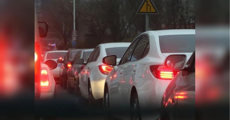 В яких ситуаціях водій може не отримати штраф за керування автомобілем із несправними габаритними вогнями: роз'яснення юриста.